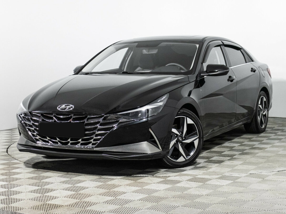 Hyundai Elantra 2023 года с пробегом. Посмотреть фото