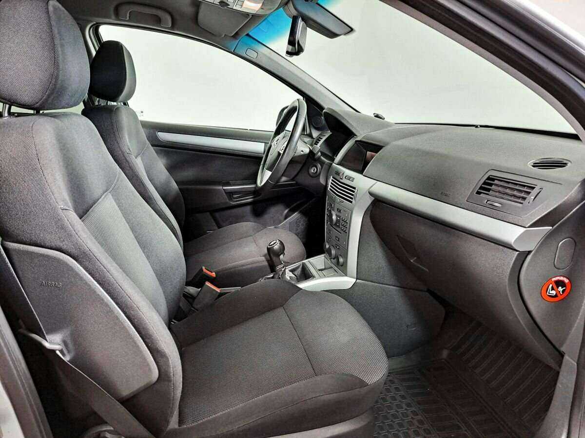 Opel Astra 2013 года с пробегом. Фото: #9