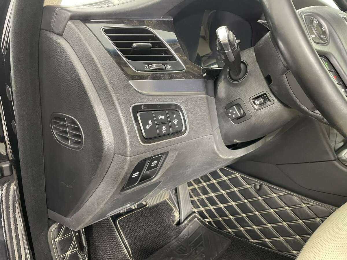 Hyundai Equus 2013 года с пробегом. Фото: #8