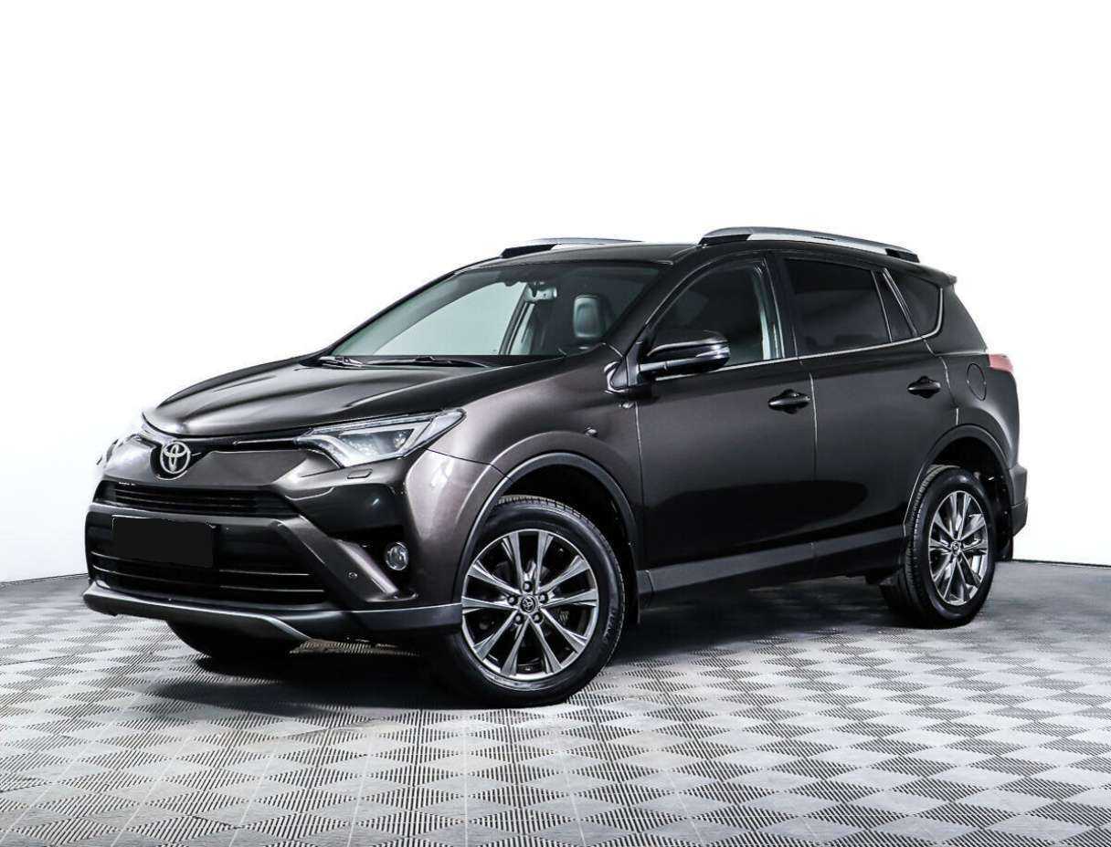 Toyota RAV4 2018 года с пробегом. Посмотреть фото