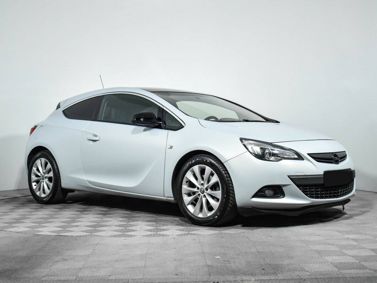 Opel Astra 2012 года с пробегом. Фото: #2