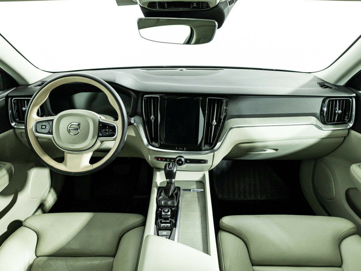 Volvo V60 2018 года с пробегом. Фото: #12