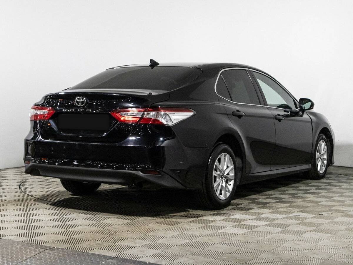 Toyota Camry 2018 года с пробегом. Фото: #4