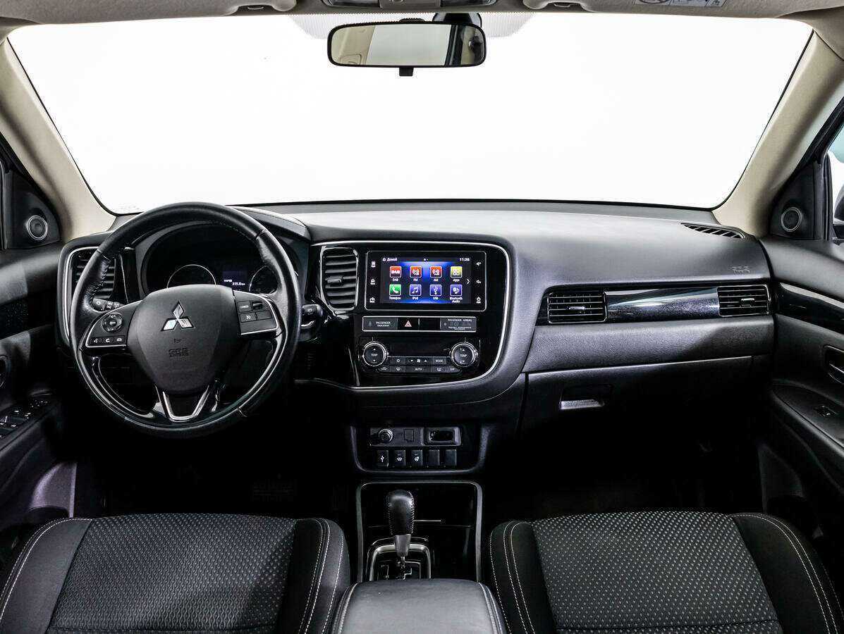 Mitsubishi Outlander 2018 года с пробегом. Фото: #10