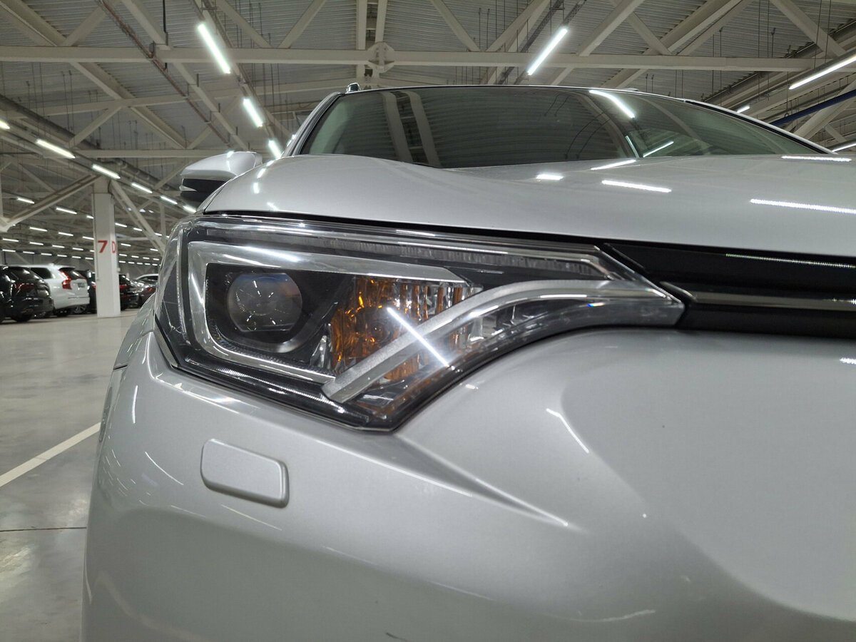 Toyota RAV4 2019 года с пробегом. Фото: #16