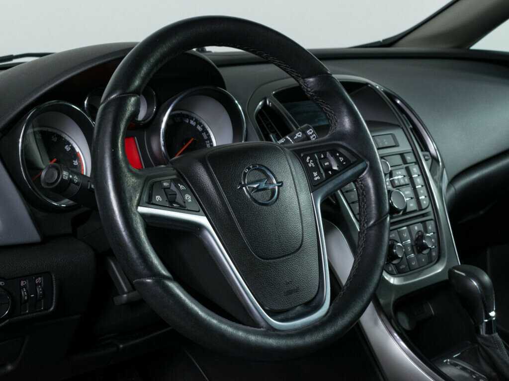 Opel Astra 2013 года с пробегом. Фото: #11