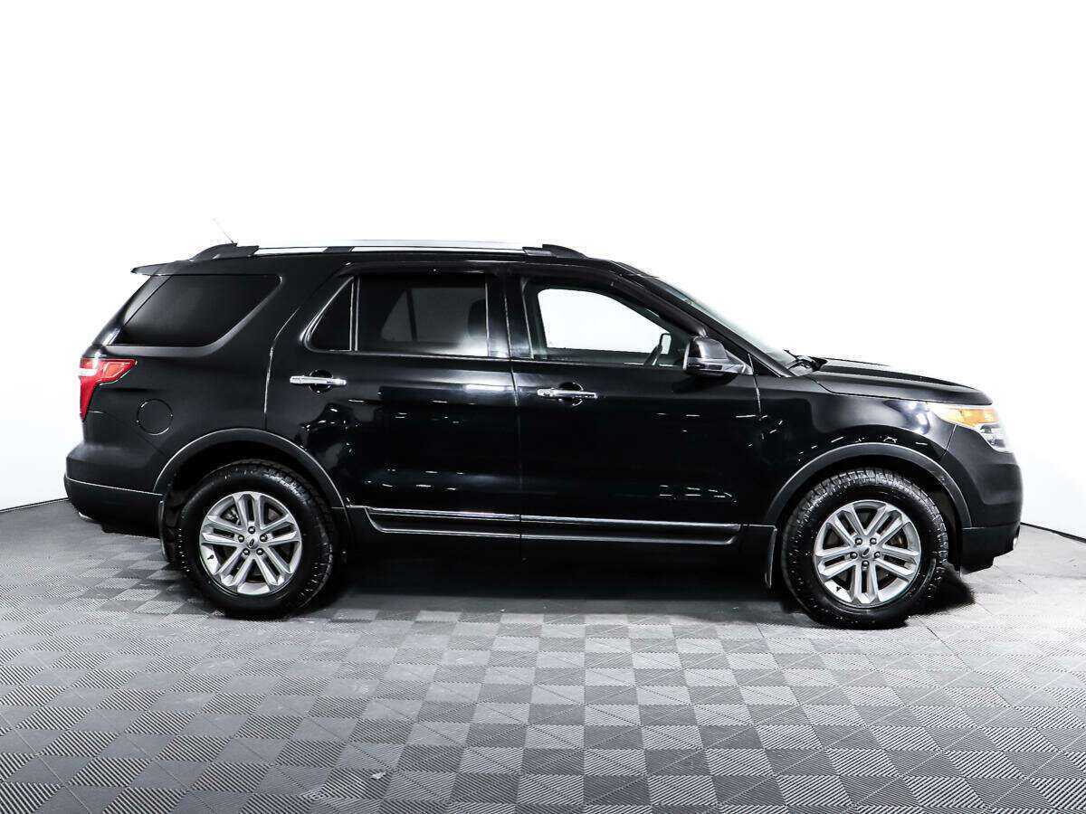 Ford Explorer 2013 года с пробегом. Фото: #3