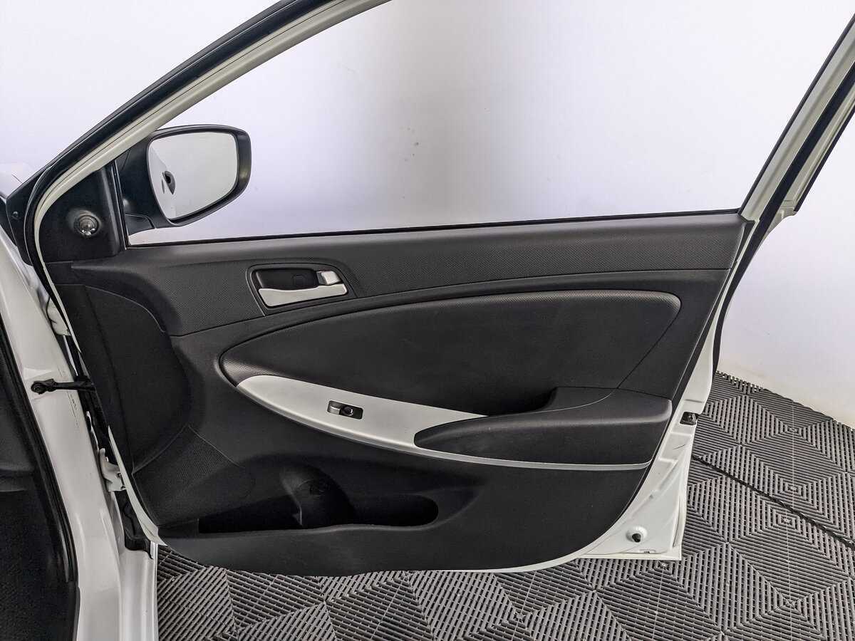 Hyundai Solaris 2014 года с пробегом. Фото: #20