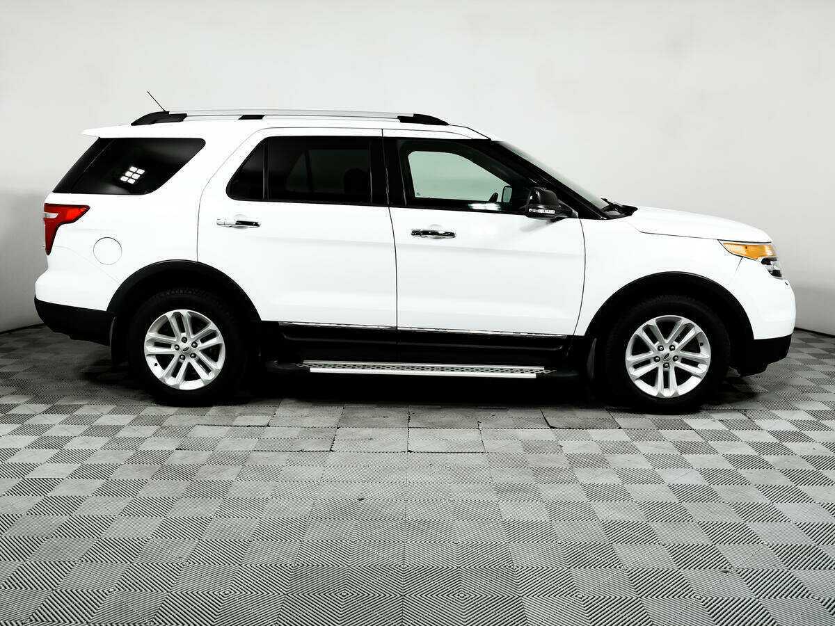 Ford Explorer 2013 года с пробегом. Фото: #3