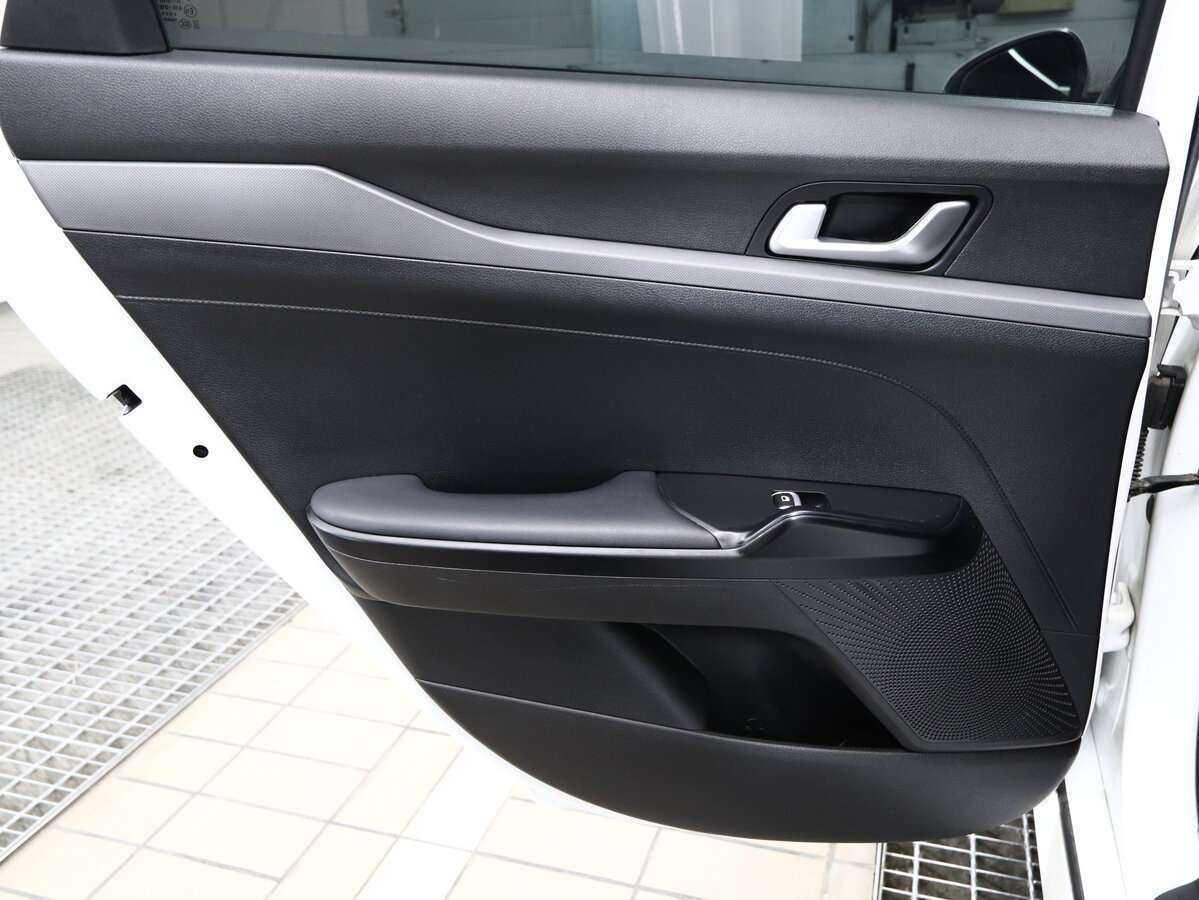 Kia K5 2021 года с пробегом. Фото: #10