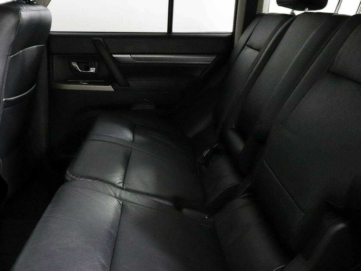 Mitsubishi Pajero 2017 года с пробегом. Фото: #6