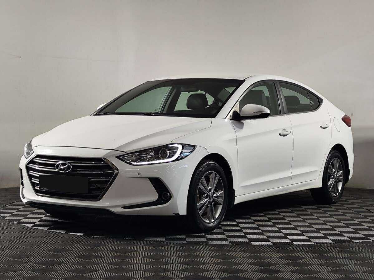 Hyundai Elantra 2016 года с пробегом. Посмотреть фото