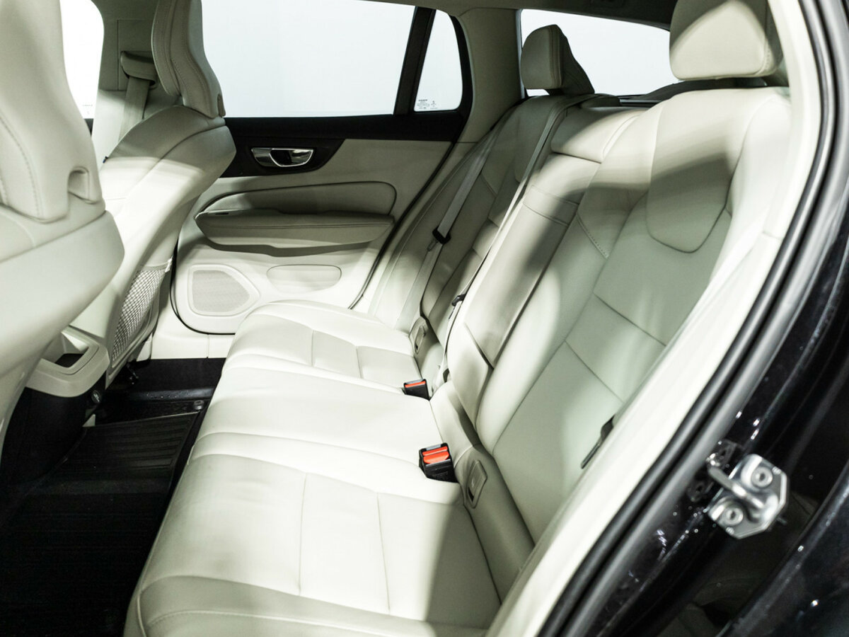 Volvo V60 2018 года с пробегом. Фото: #9