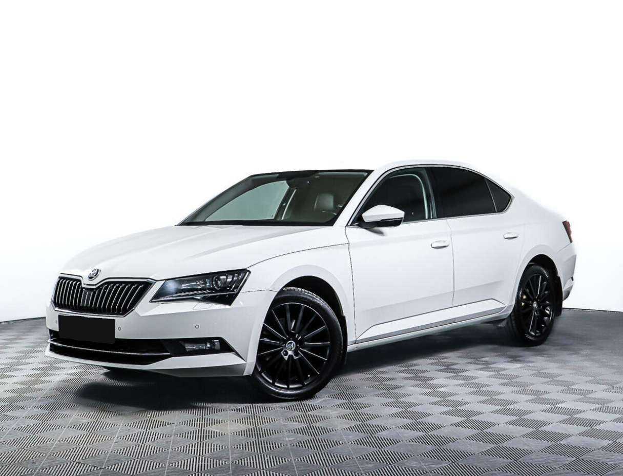 Skoda Superb 2017 года с пробегом. Посмотреть фото