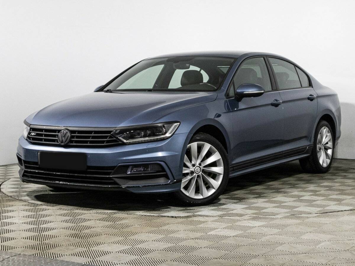 Volkswagen Passat 2017 года с пробегом. Посмотреть фото