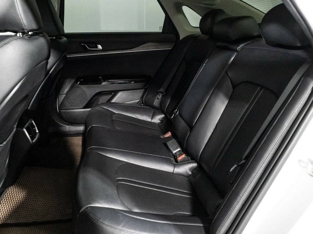 Kia K5 2020 года с пробегом. Фото: #10