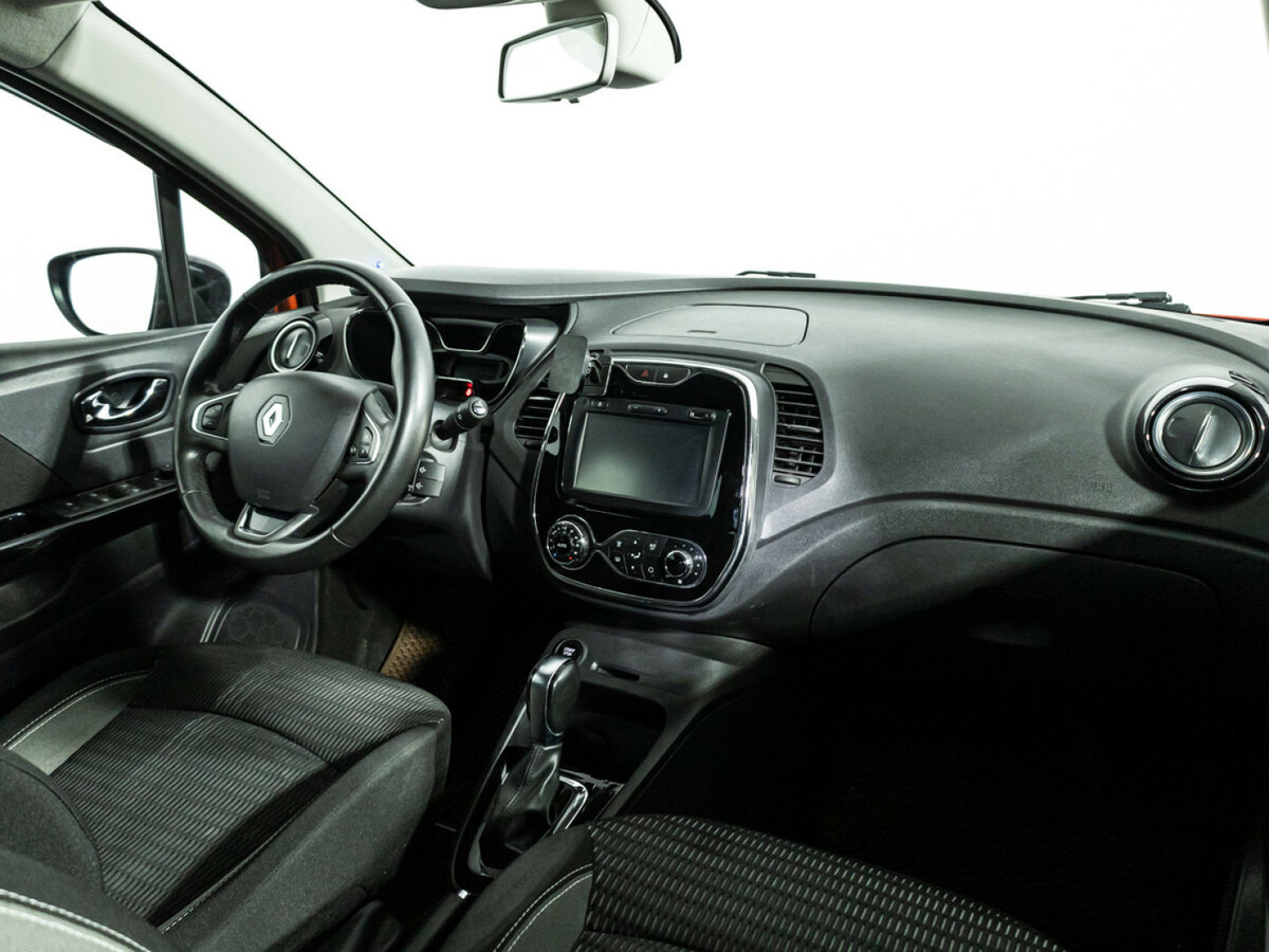 Renault Kaptur 2016 года с пробегом. Фото: #6