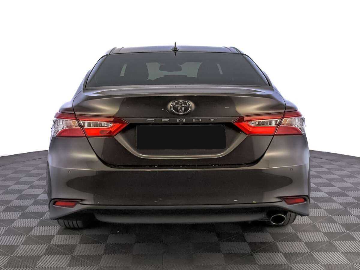 Toyota Camry 2018 года с пробегом. Фото: #5