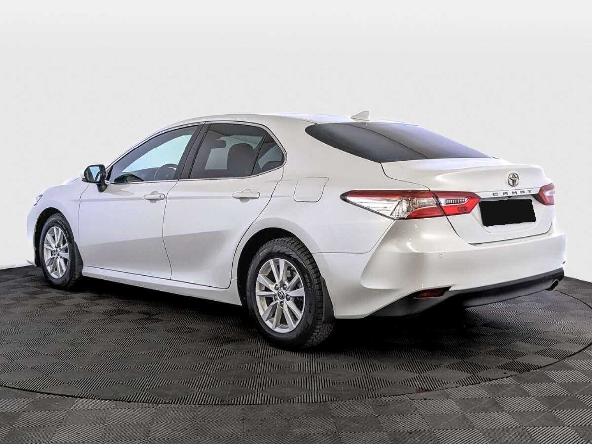 Toyota Camry 2021 года с пробегом. Фото: #5
