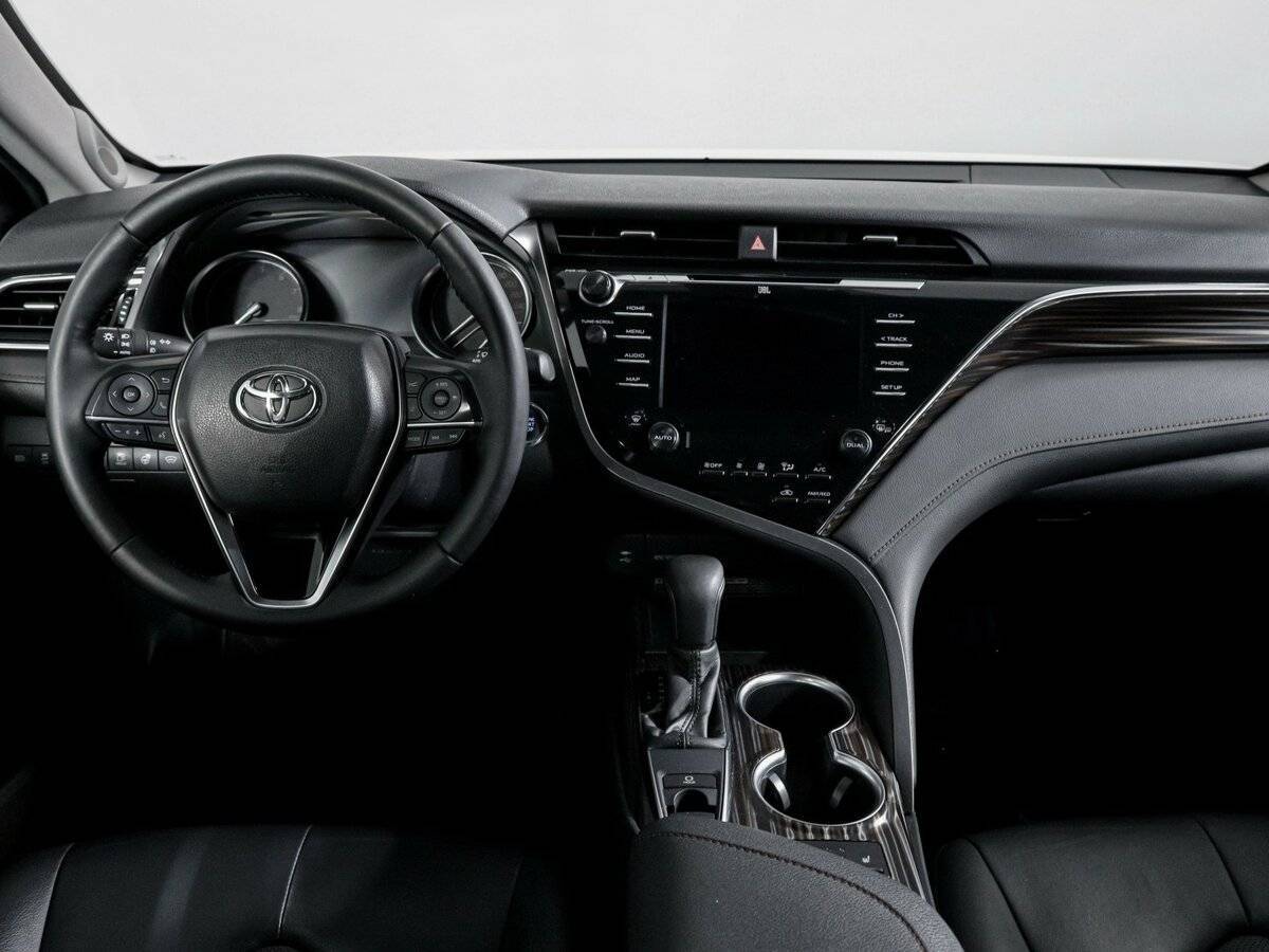 Toyota Camry 2019 года с пробегом. Фото: #11