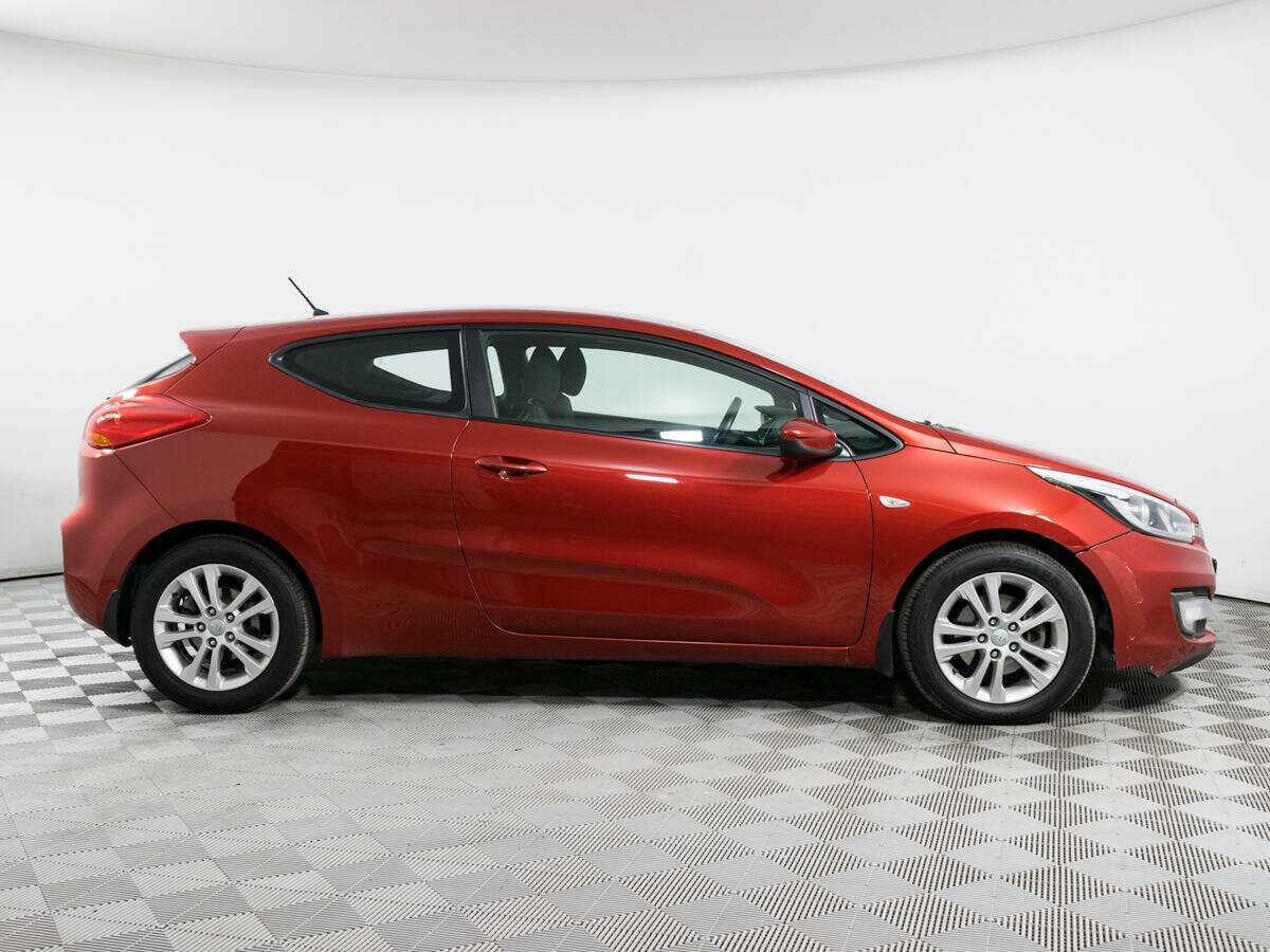 Kia Ceed 2013 года с пробегом. Фото: #3
