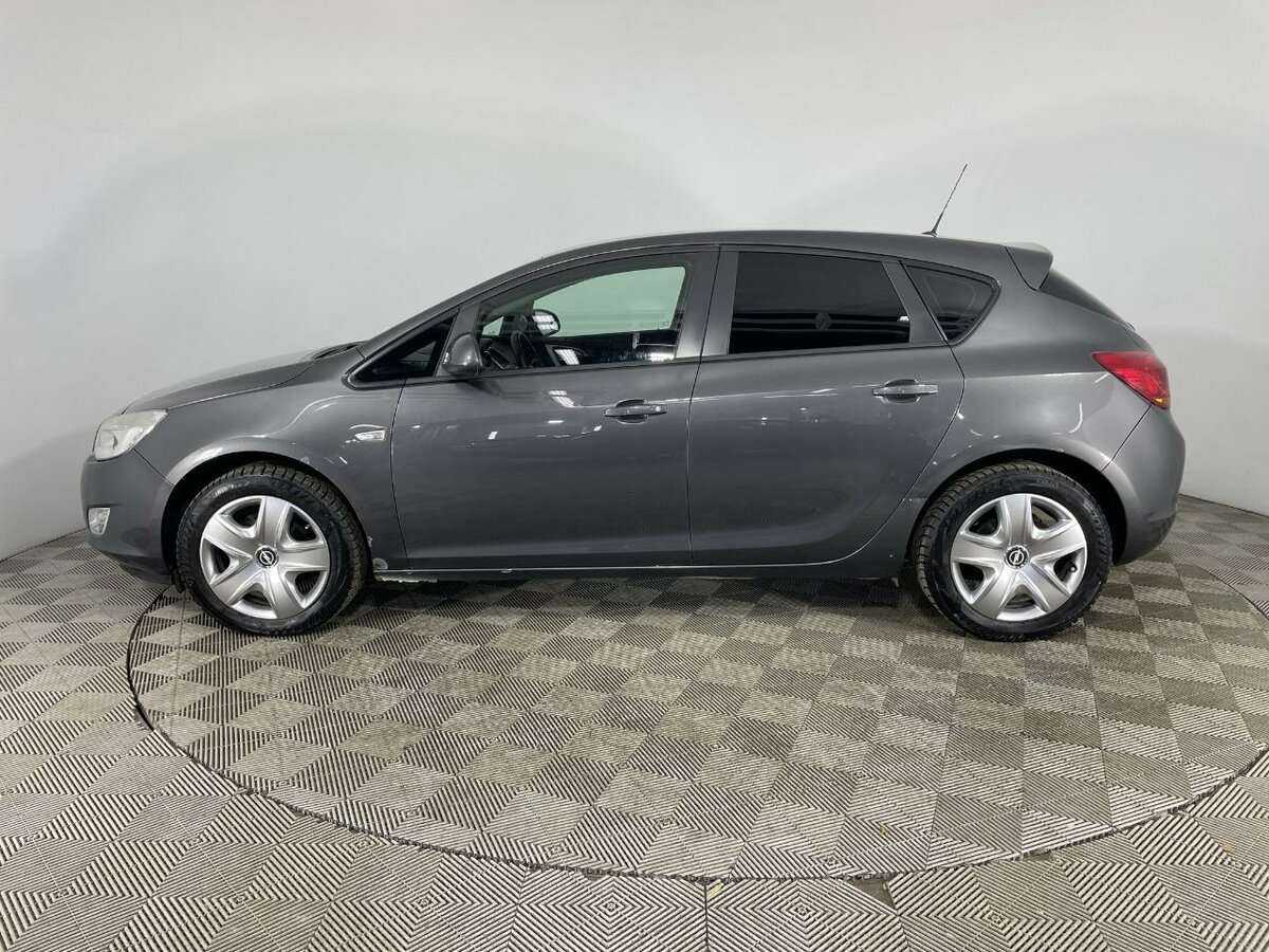 Opel Astra 2012 года с пробегом. Фото: #4