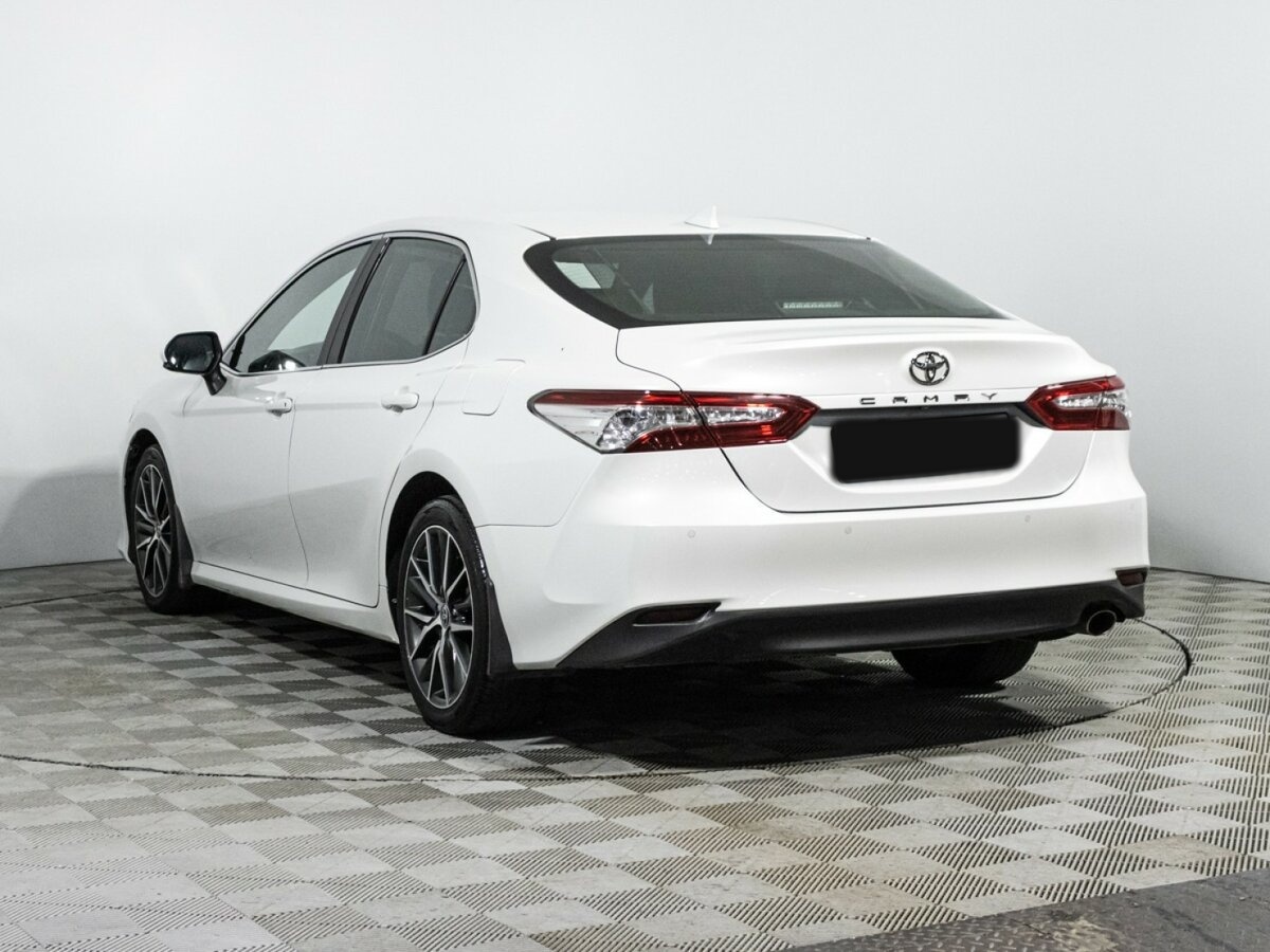 Toyota Camry 2021 года с пробегом. Фото: #5