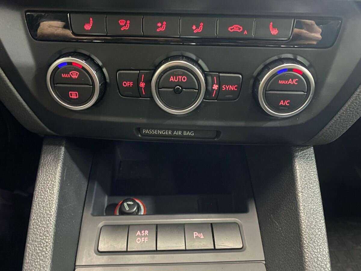 Volkswagen Jetta 2013 года с пробегом. Фото: #12