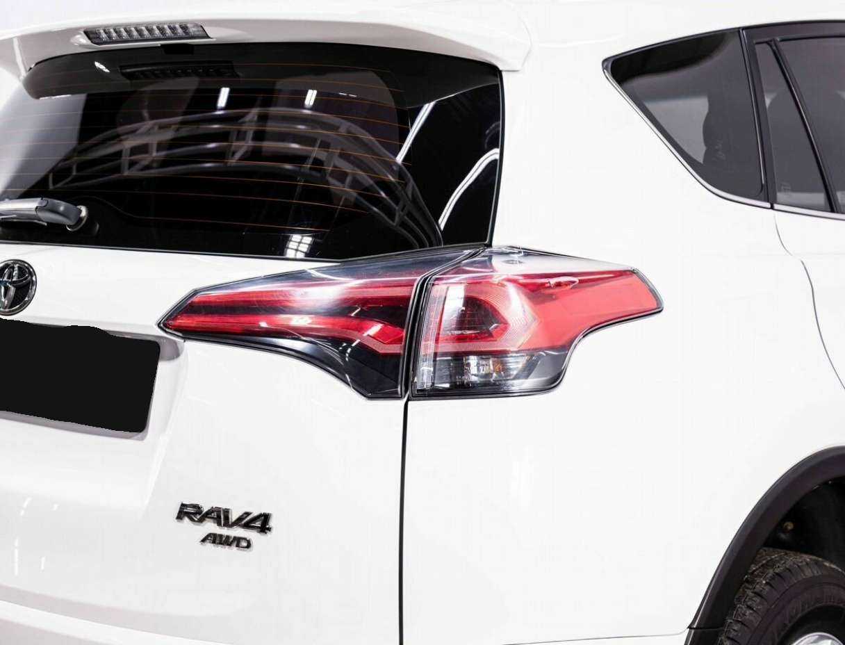 Toyota RAV4 2017 года с пробегом. Фото: #27