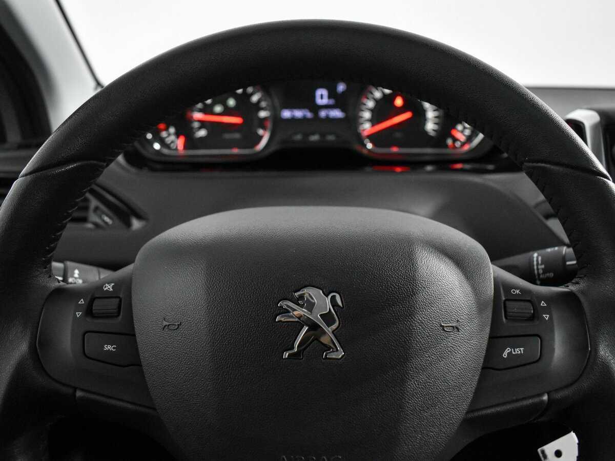 Peugeot 208 2014 года с пробегом. Фото: #20