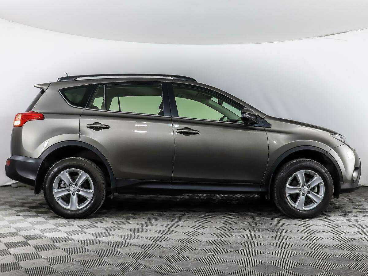 Toyota RAV4 2013 года с пробегом. Фото: #3