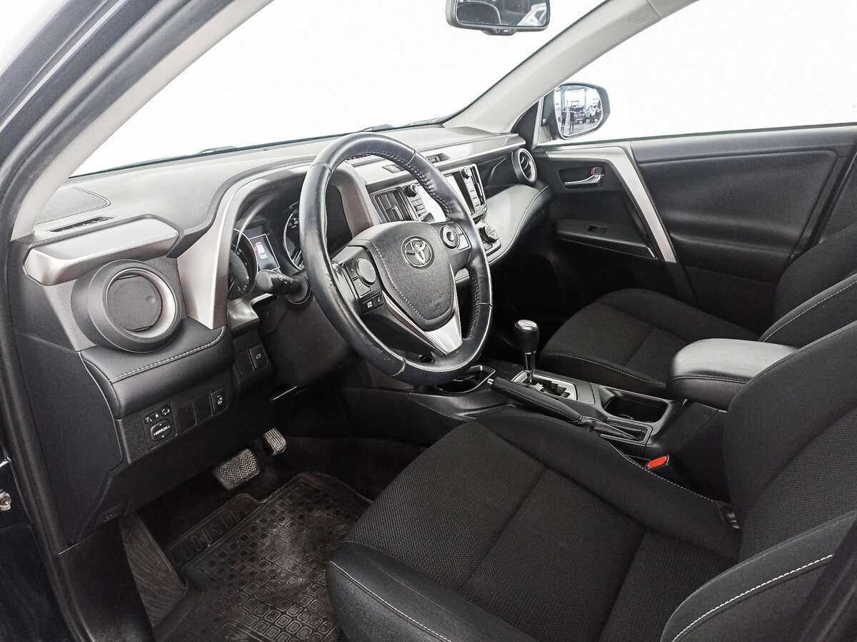 Toyota RAV4 2018 года с пробегом. Фото: #13