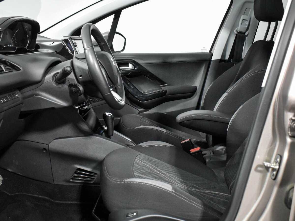 Peugeot 208 2014 года с пробегом. Фото: #9