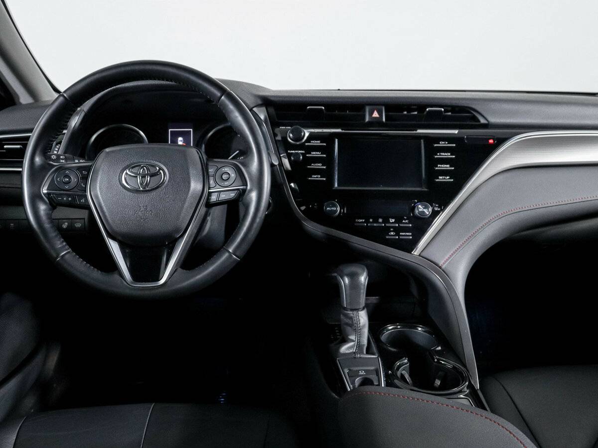 Toyota Camry 2020 года с пробегом. Фото: #11