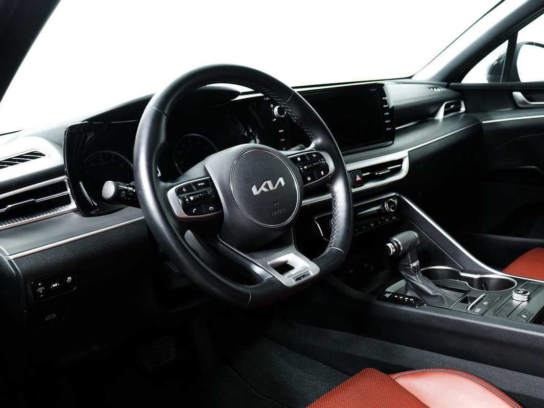 Kia K5 2022 года с пробегом. Фото: #12