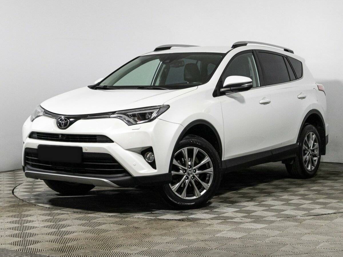 Toyota RAV4 2018 года с пробегом. Посмотреть фото
