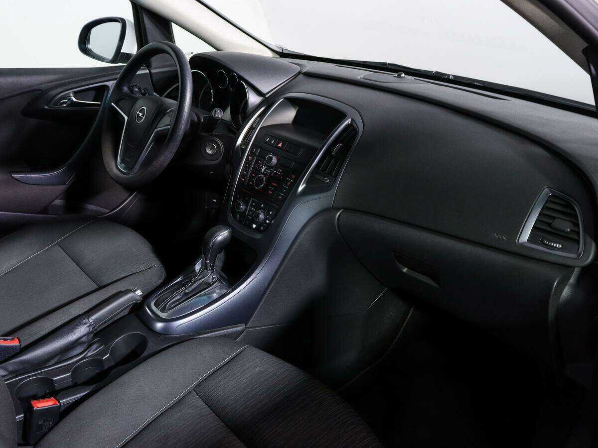 Opel Astra 2012 года с пробегом. Фото: #7