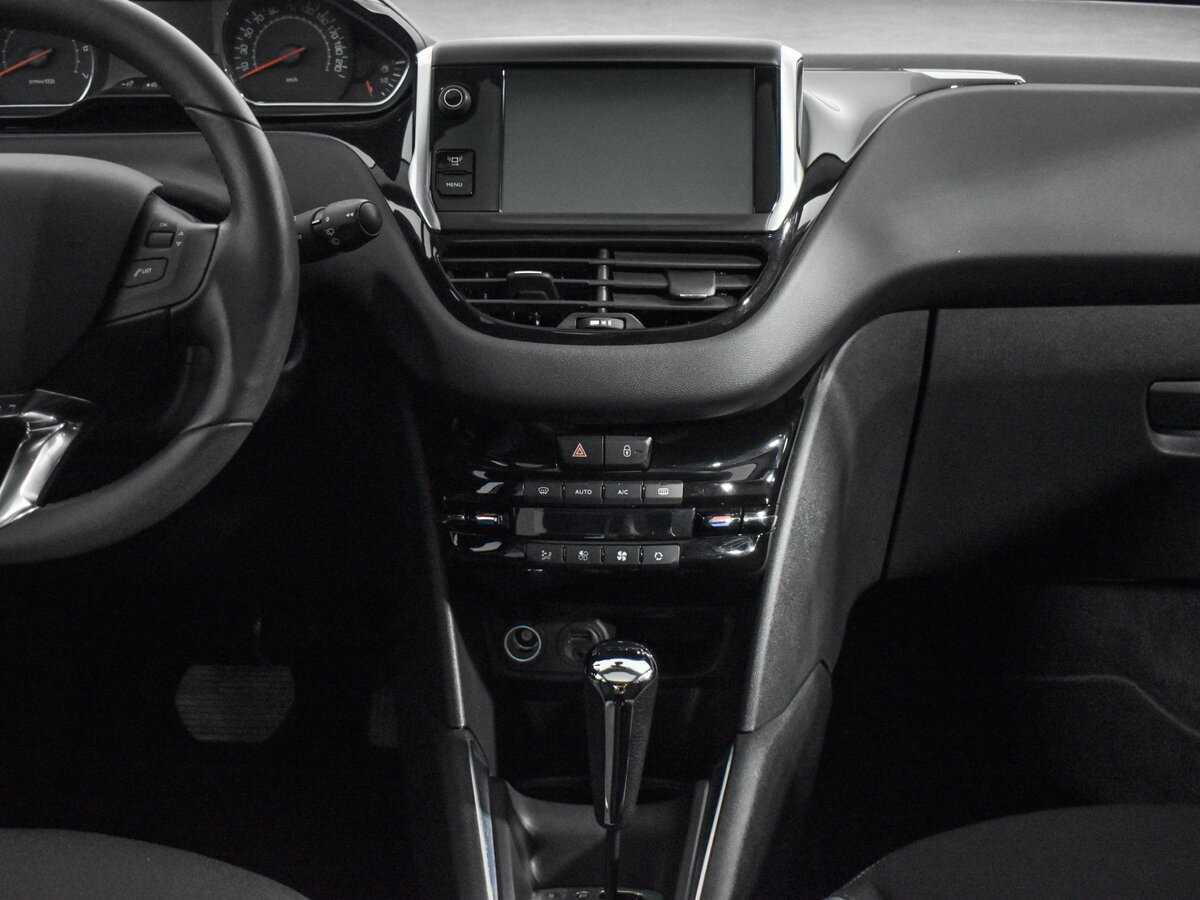 Peugeot 208 2014 года с пробегом. Фото: #13