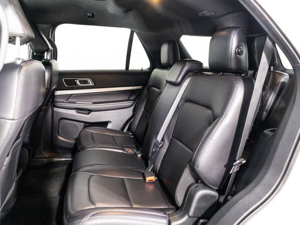 Ford Explorer 2019 года с пробегом. Фото: #7