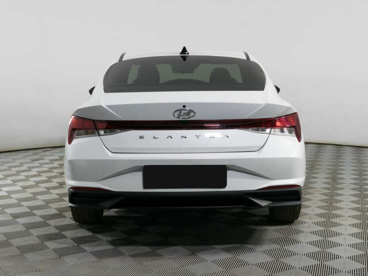 Hyundai Elantra 2021 года с пробегом. Фото: #5