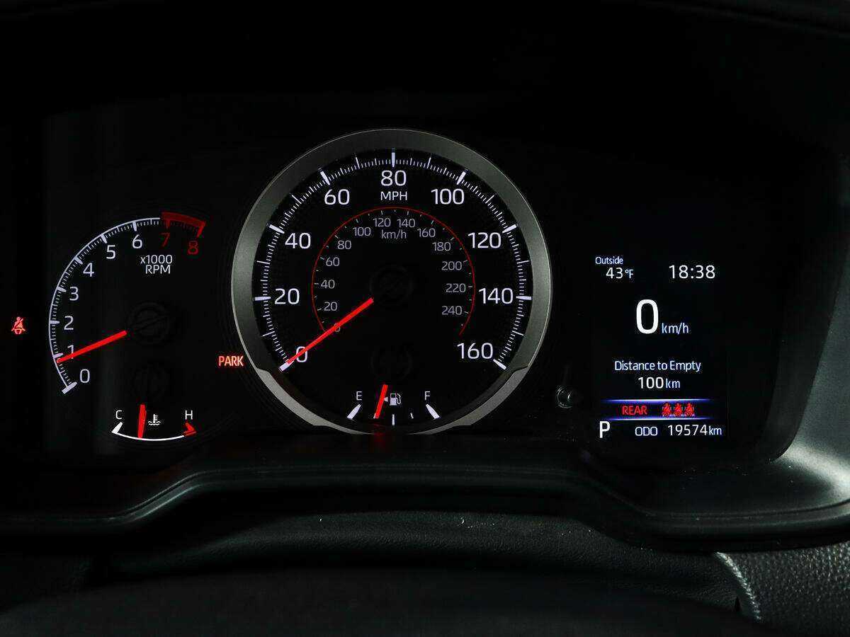 Toyota Corolla Cross 2022 года с пробегом. Фото: #8