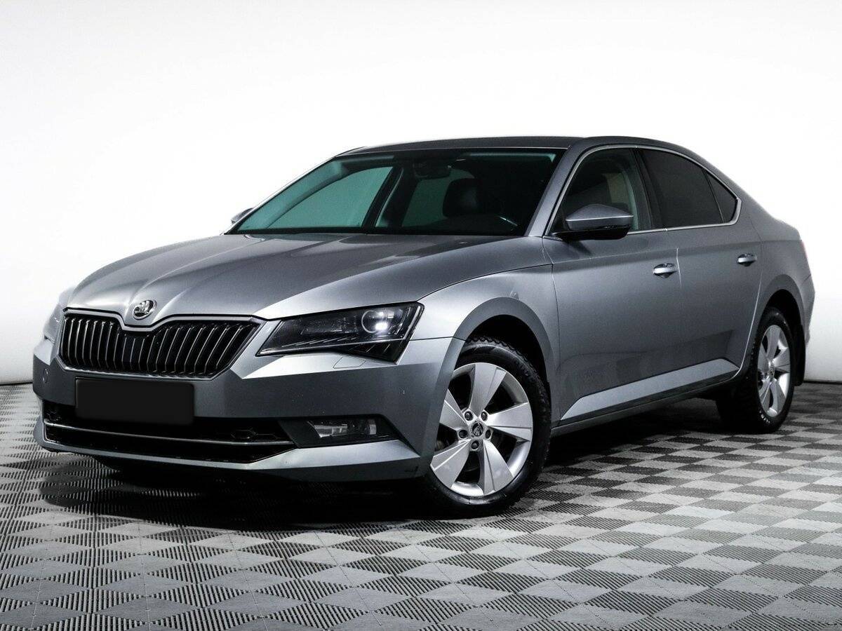 Skoda Superb 2017 года с пробегом. Посмотреть фото