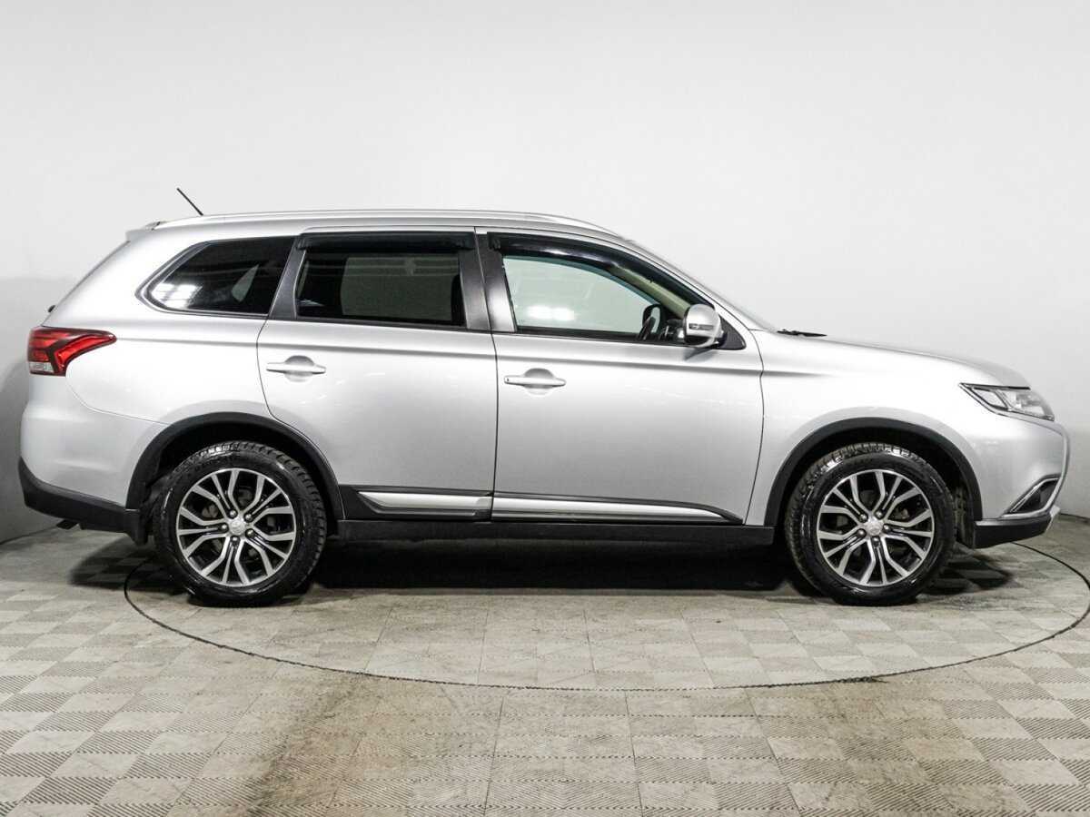 Mitsubishi Outlander 2016 года с пробегом. Фото: #3