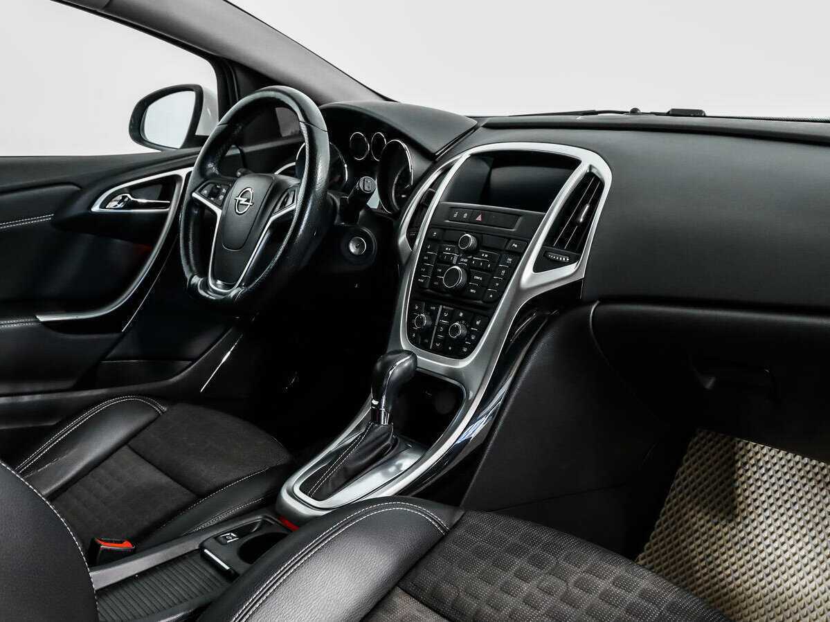 Opel Astra 2014 года с пробегом. Фото: #10