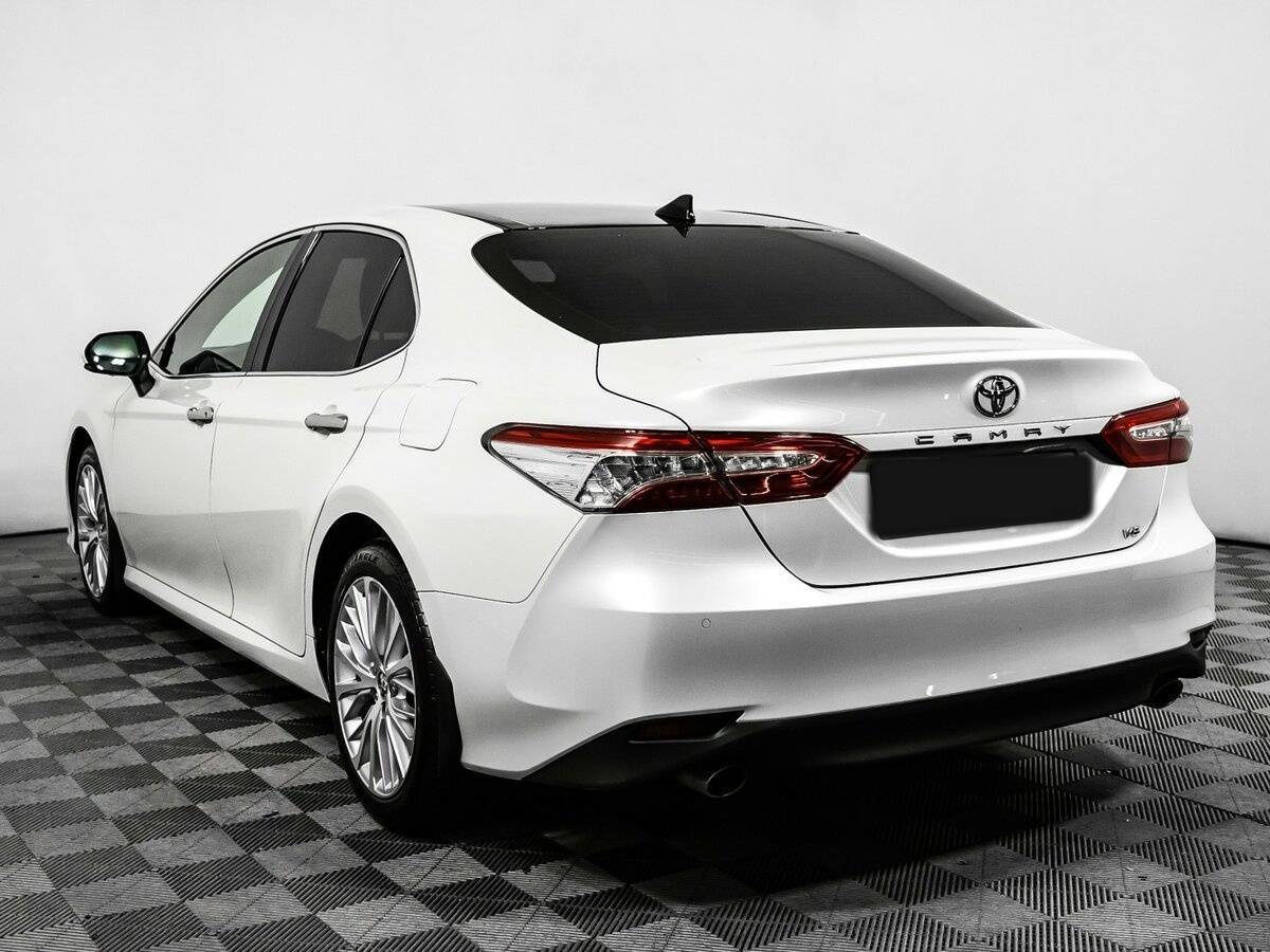 Toyota Camry 2019 года с пробегом. Фото: #6