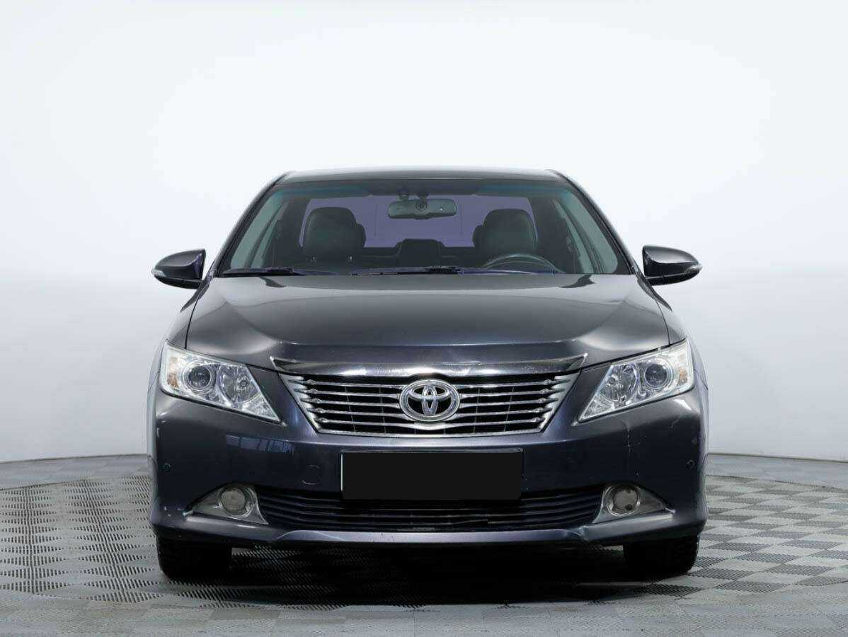 Toyota Camry 2013 года с пробегом. Посмотреть фото