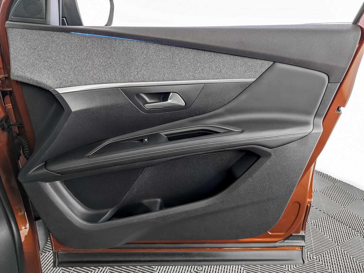 Peugeot 3008 2017 года с пробегом. Фото: #19