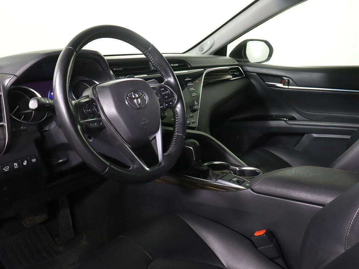 Toyota Camry 2019 года с пробегом. Фото: #13