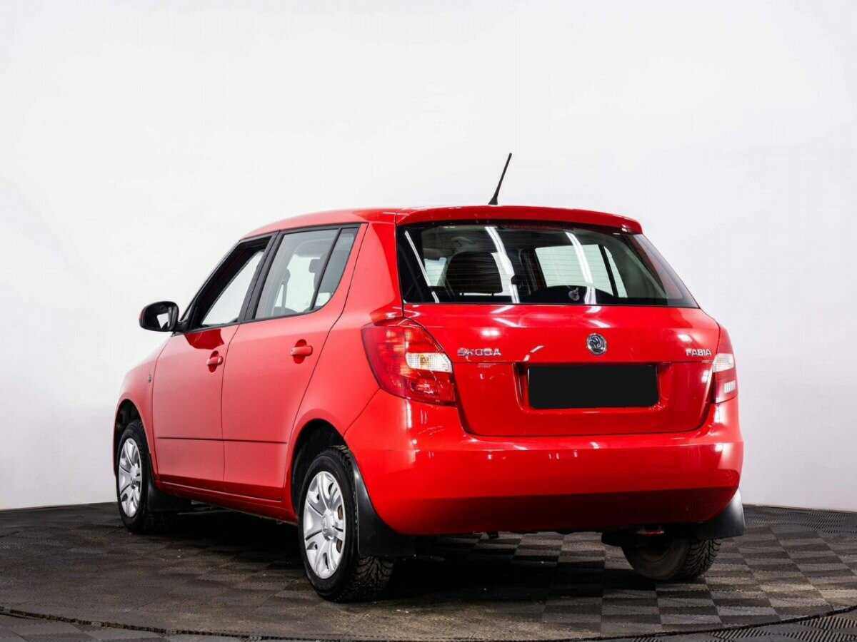 Skoda Fabia 2013 года с пробегом. Фото: #3
