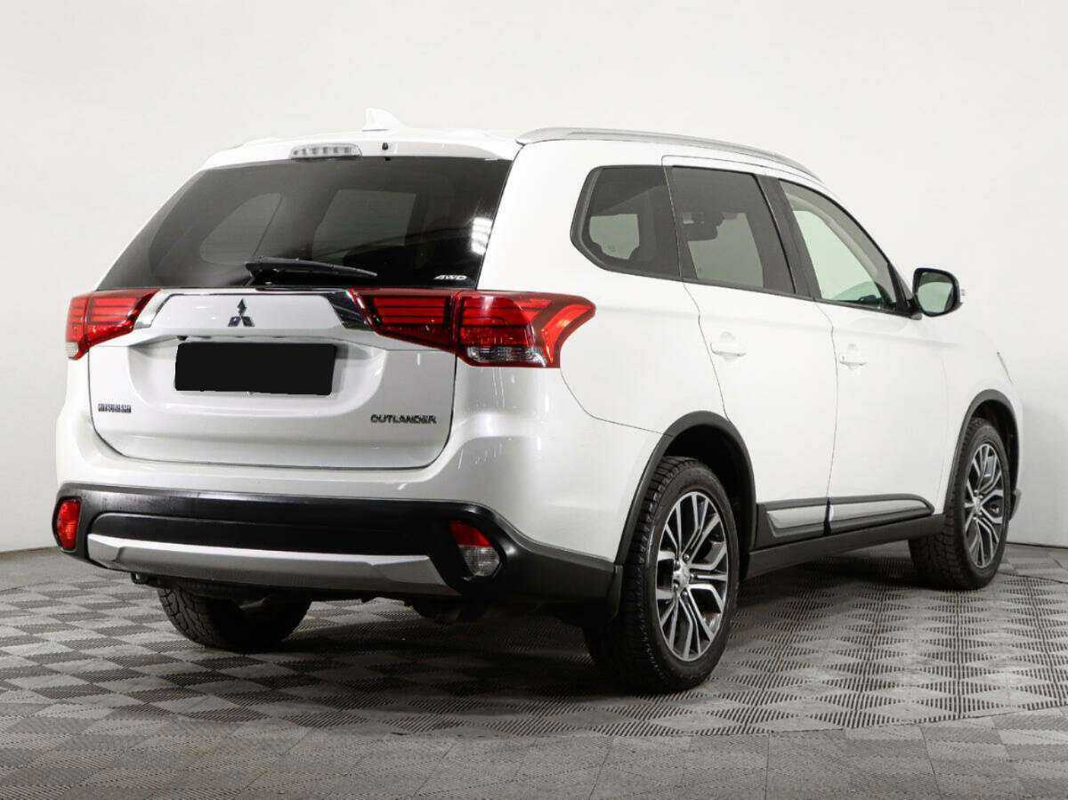 Mitsubishi Outlander 2017 года с пробегом. Фото: #3